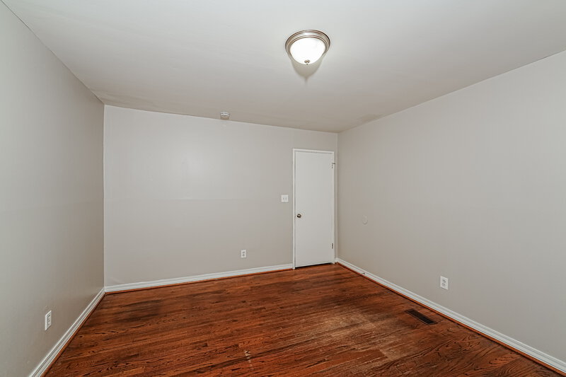 1,275/Mo, 468 Tupelo Way Center Point, AL 35215 Main Bedroom View 2