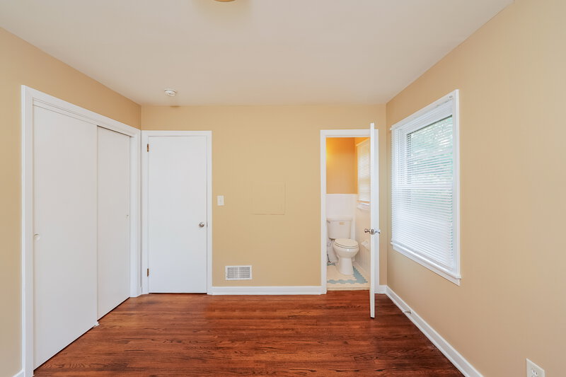 1,105/Mo, 541 NW 26th Ave Center Point, AL 35215 Main Bedroom View