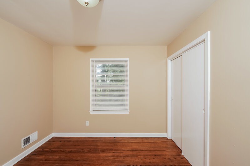 1,105/Mo, 541 NW 26th Ave Center Point, AL 35215 Bedroom View 2