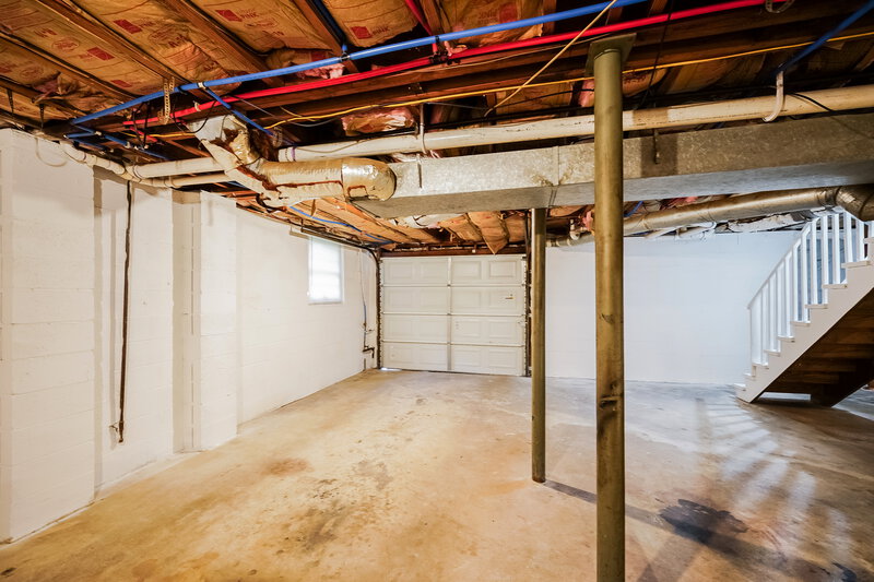 1,105/Mo, 541 NW 26th Ave Center Point, AL 35215 Garage View