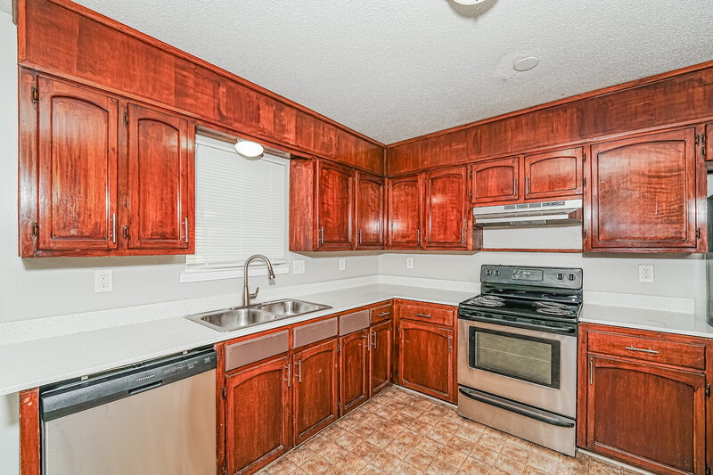 1,600/Mo, 933 Edwards Lake Road Birmingham, AL 35235 Kitchen View