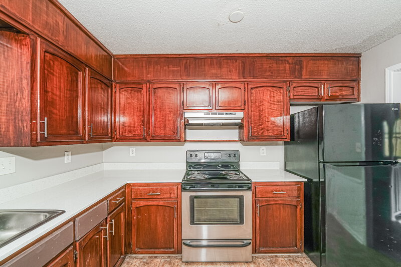 1,600/Mo, 933 Edwards Lake Road Birmingham, AL 35235 Kitchen View 2