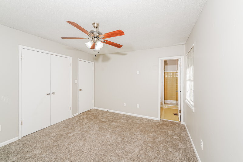 1,600/Mo, 933 Edwards Lake Road Birmingham, AL 35235 Main Bedroom View 2