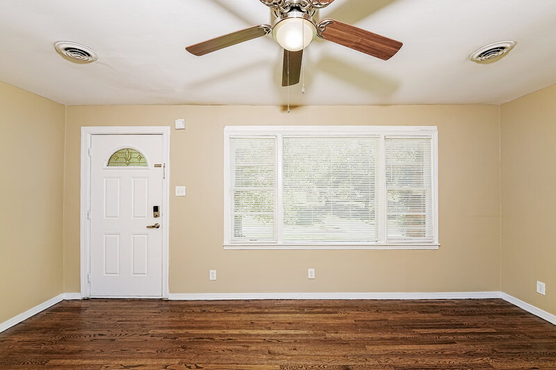 1,150/Mo, 2568 Forestdale Blvd Birmingham, AL 35214 Living Room View