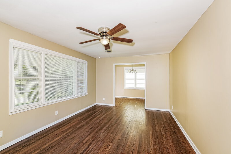 1,150/Mo, 2568 Forestdale Blvd Birmingham, AL 35214 Living Room View 2
