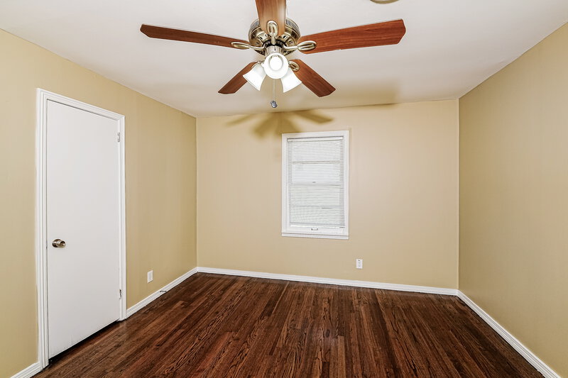 1,150/Mo, 2568 Forestdale Blvd Birmingham, AL 35214 Main Bedroom View 2