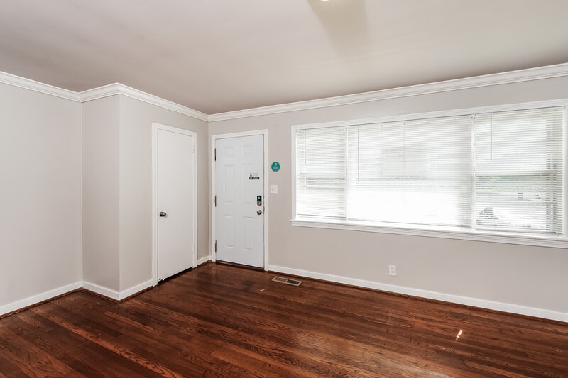 1,065/Mo, 828 Five Mile Road Birmingham, AL 35215 Living Room View