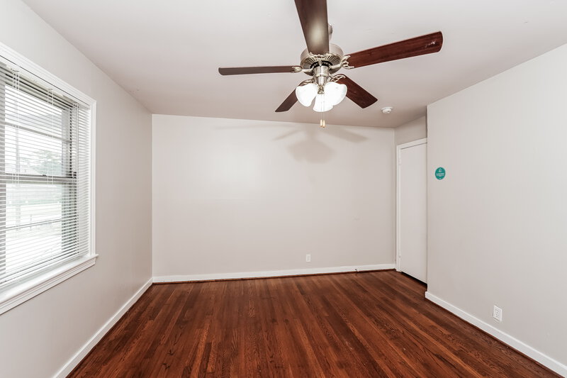 1,065/Mo, 828 Five Mile Road Birmingham, AL 35215 Main Bedroom View 2