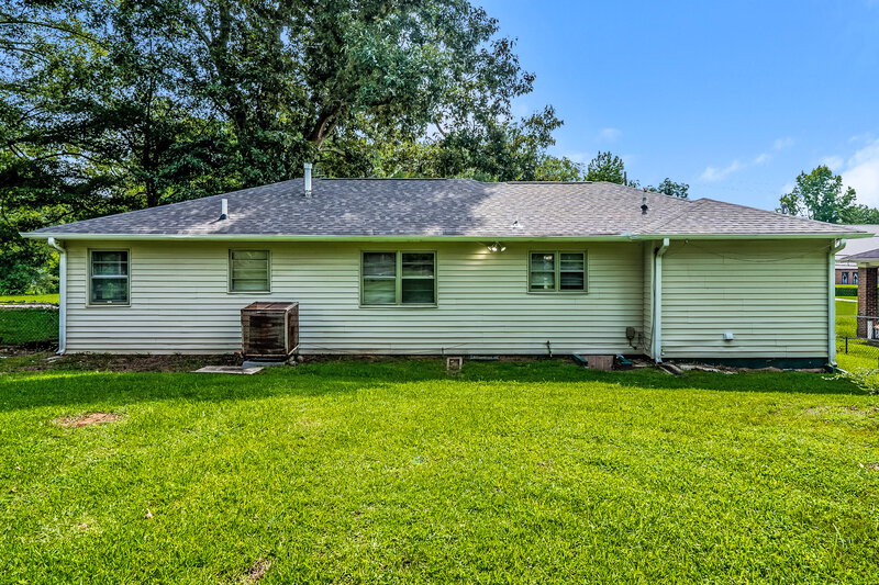 1,065/Mo, 828 Five Mile Road Birmingham, AL 35215 Rear View