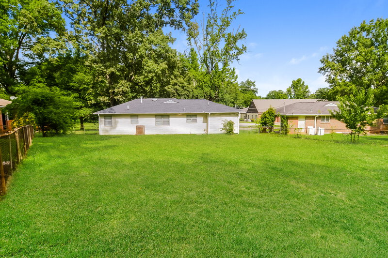 1,065/Mo, 828 Five Mile Road Birmingham, AL 35215 Rear View 2