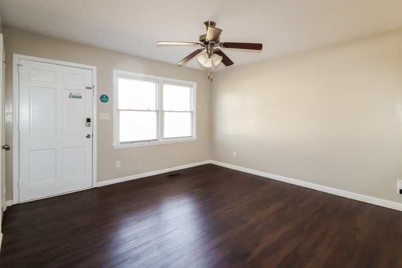 1,730/Mo, 208 Sam Pate Drive Birmingham, AL 35215 Living Room View 2