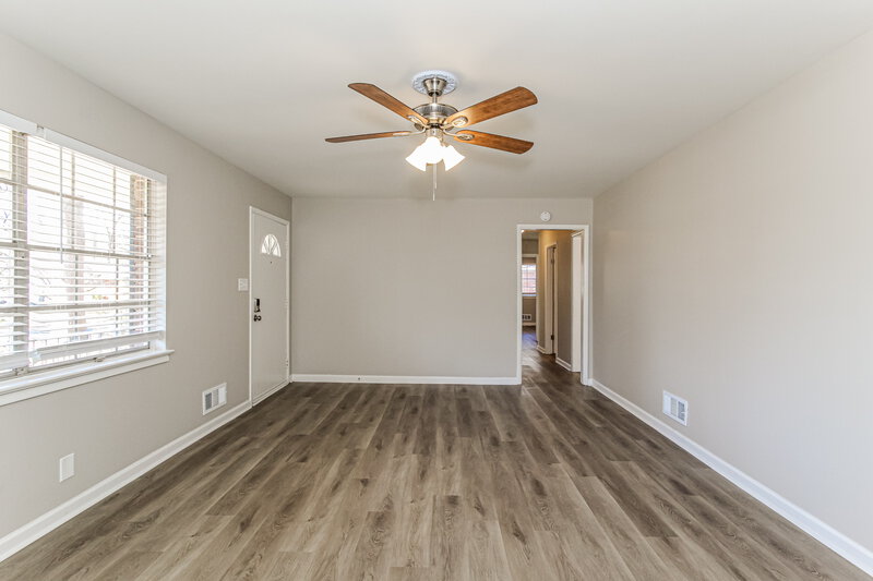 1,500/Mo, 201 Opal Ave Hueytown, AL 35023 Living Room View 2