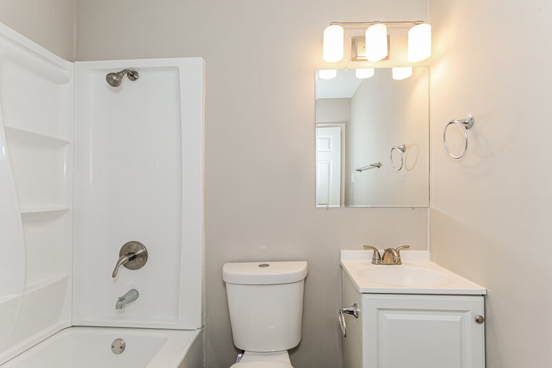 1,500/Mo, 201 Opal Ave Hueytown, AL 35023 Bathroom View