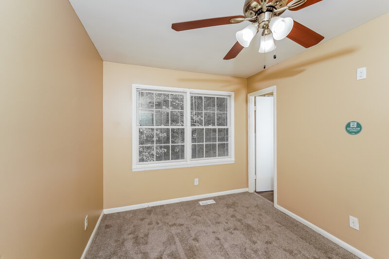 2,060/Mo, 1700 Serene Drive Center Point, AL 35215 Main Bedroom View