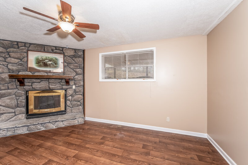 1,485/Mo, 5040 Loren Lane Pinson, AL 35126 Living Room View