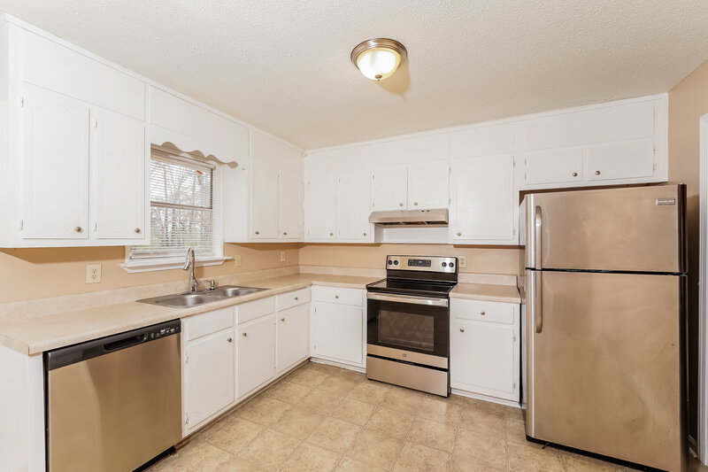 1,485/Mo, 5040 Loren Lane Pinson, AL 35126 Kitchen View