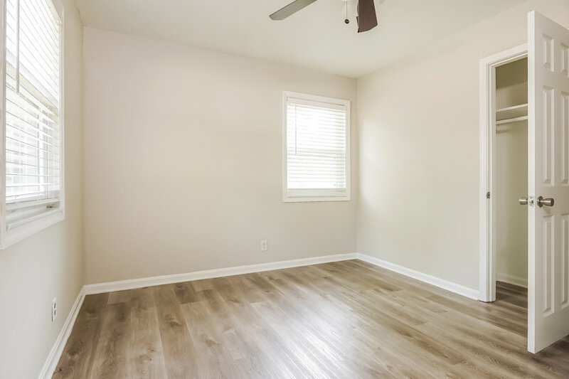 1,435/Mo, 2026 Progress Street Birmingham, AL 35207 Bedroom View