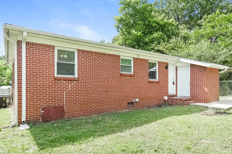 1,435/Mo, 2026 Progress Street Birmingham, AL 35207 Rear View 2