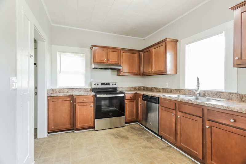1,395/Mo, 624 9th Avenue Pleasant Grove, AL 35127 Kitchen View