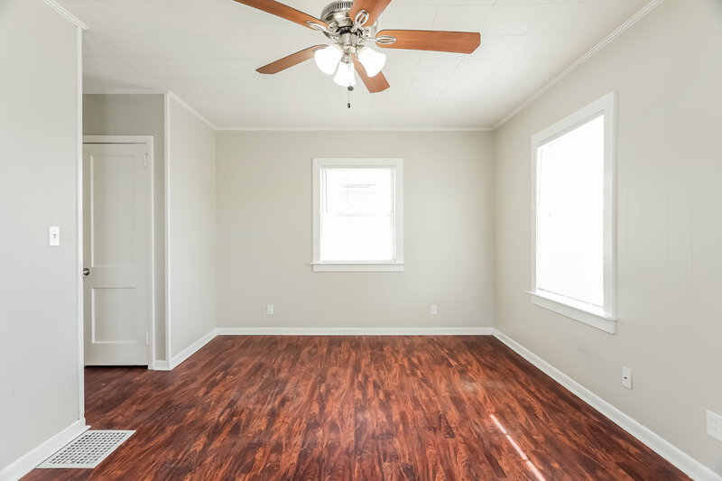 1,395/Mo, 624 9th Avenue Pleasant Grove, AL 35127 Main Bedroom View 2