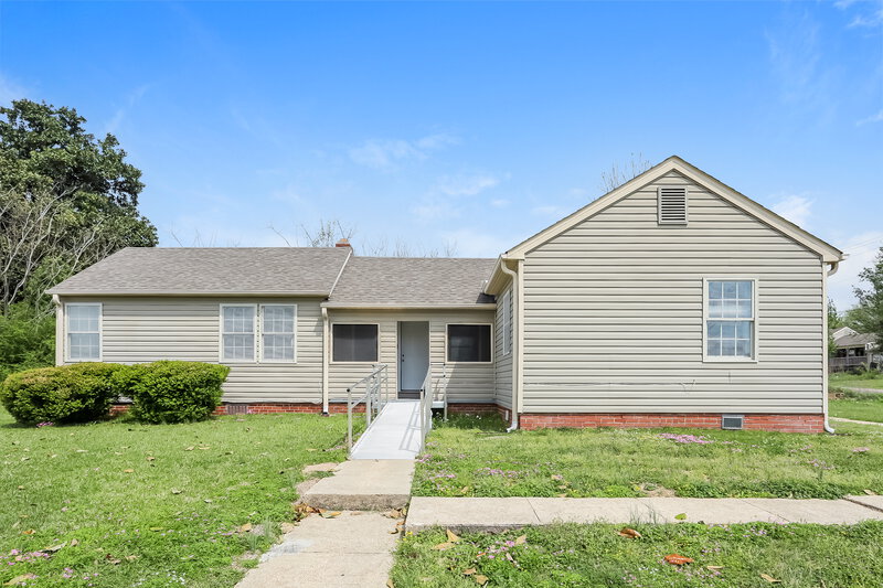 1,395/Mo, 624 9th Avenue Pleasant Grove, AL 35127 Rear View