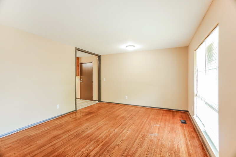 1,595/Mo, 901 Eldorado Dr BIRMINGHAM, AL 35235 Living Room View