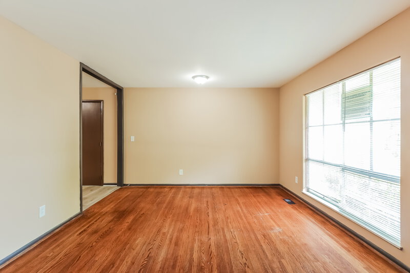 1,595/Mo, 901 Eldorado Dr BIRMINGHAM, AL 35235 Living Room View 2