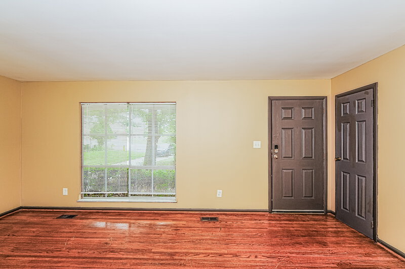 1,535/Mo, 901 Eldorado Dr BIRMINGHAM, AL 35235 Living Room View
