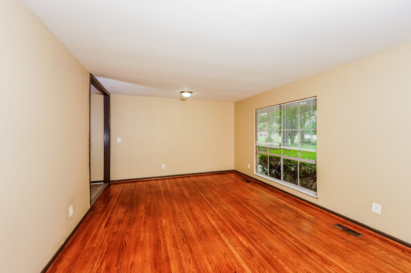 1,420/Mo, 901 Eldorado Dr BIRMINGHAM, AL 35235 Living Room View 2