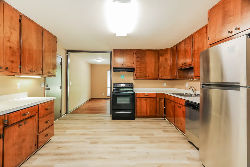 1,595/Mo, 901 Eldorado Dr BIRMINGHAM, AL 35235 Kitchen View