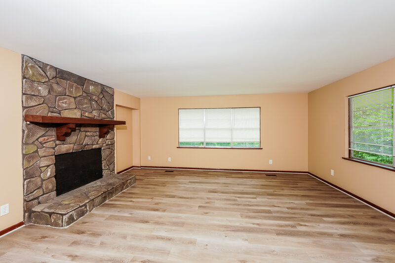 1,420/Mo, 901 Eldorado Dr BIRMINGHAM, AL 35235 Living Room View 3