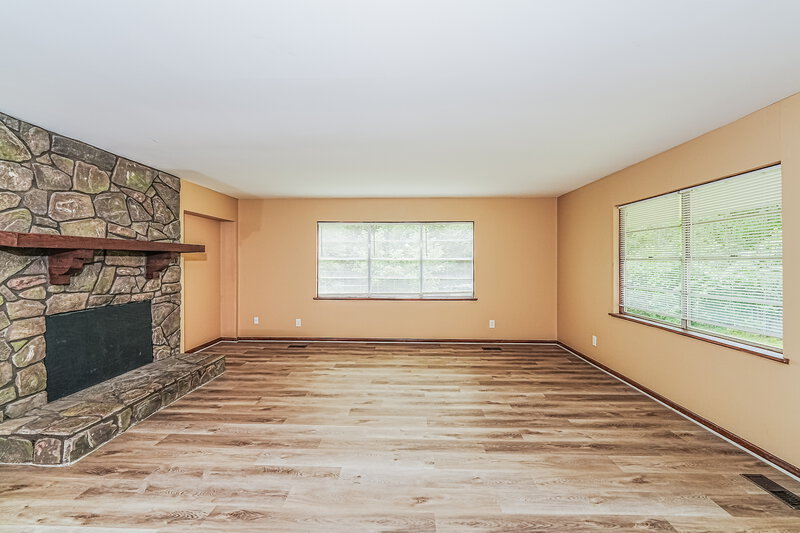 1,535/Mo, 901 Eldorado Dr BIRMINGHAM, AL 35235 Family Room View