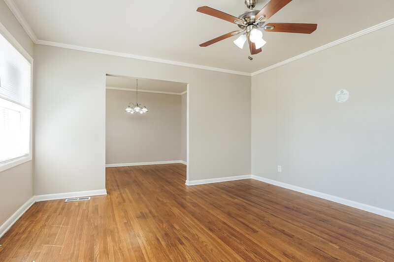 1,185/Mo, 224 Tanglewood Cir Birmingham, AL 35215 Living Room View 3
