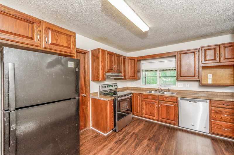 1,195/Mo, 1124 Little John Lane Birmingham, AL 35235 Kitchen View