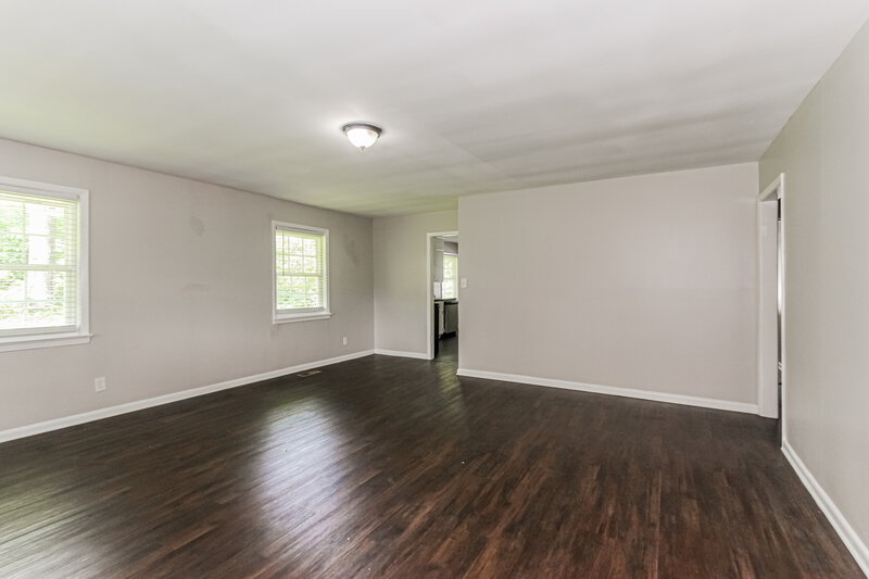 1,210/Mo, 1116 Hayes Rd ADAMSVILLE, AL 35005 Living Room View 2