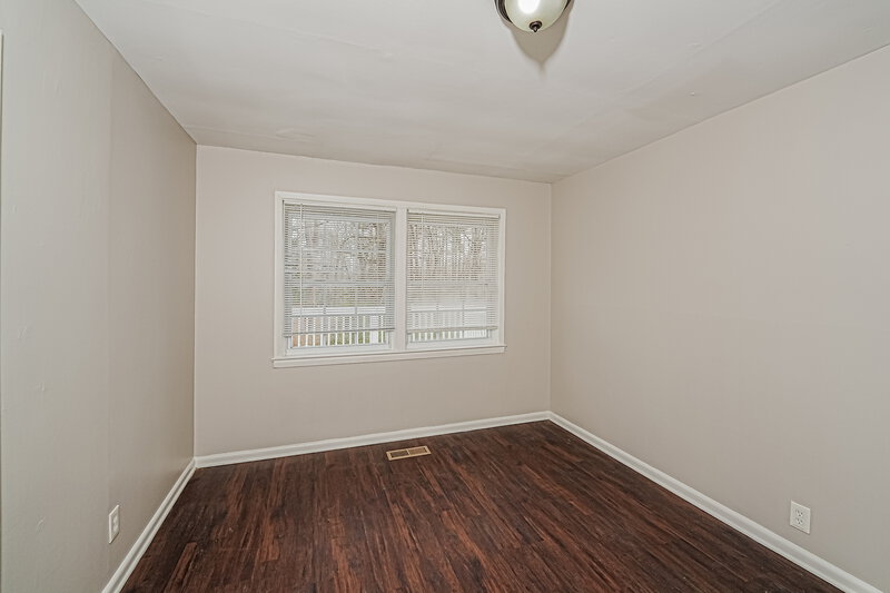 1,690/Mo, 1116 Hayes Rd ADAMSVILLE, AL 35005 Main Bedroom View 2