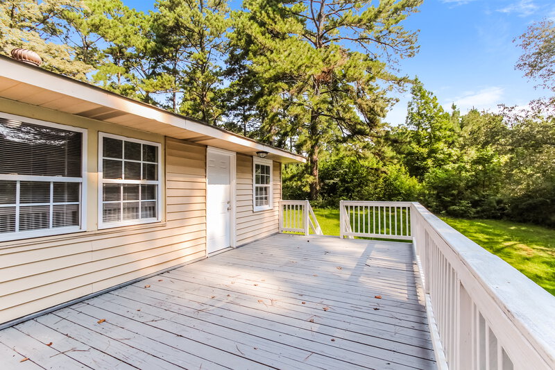 1,210/Mo, 1116 Hayes Rd ADAMSVILLE, AL 35005 Deck View