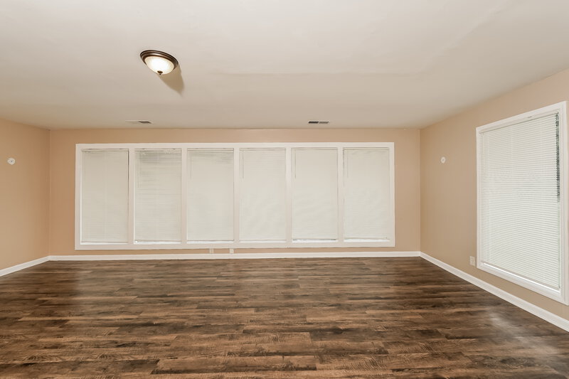 1,635/Mo, 1001 Park Pl BIRMINGHAM, AL 35215 Living Room View