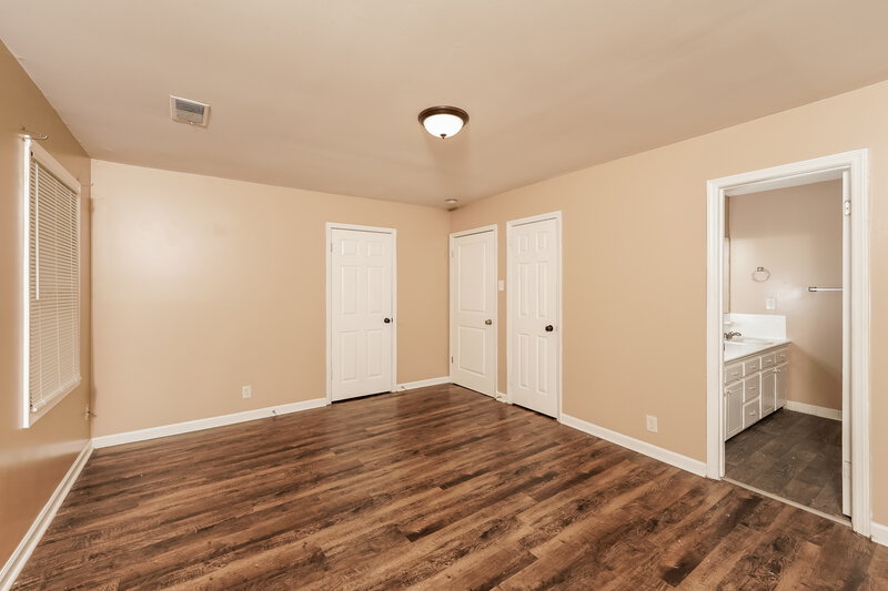 1,635/Mo, 1001 Park Pl BIRMINGHAM, AL 35215 Main Bedroom View 2