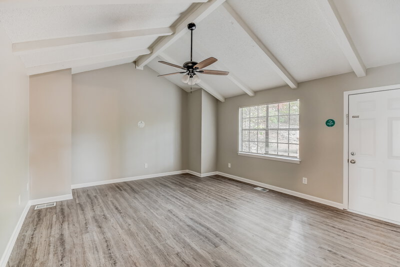 1,430/Mo, 5408 Ponce De Leon Circle Clay, AL 35126 Living Room View 2
