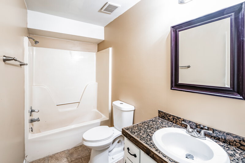 1,350/Mo, 5837 Janet Drive Clay, AL 35173 Bathroom View