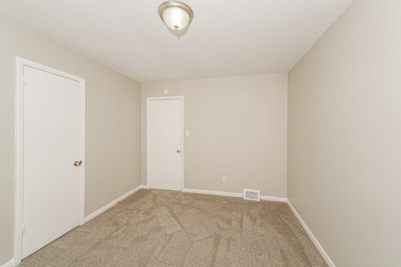 1,055/Mo, 2516 4th Way NW Center Point, AL 35215 Main Bedroom View 2