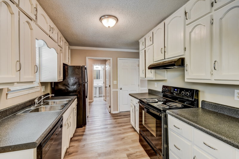 1,590/Mo, 1541 Cedargate Circle Birmingham, AL 35235 Kitchen View