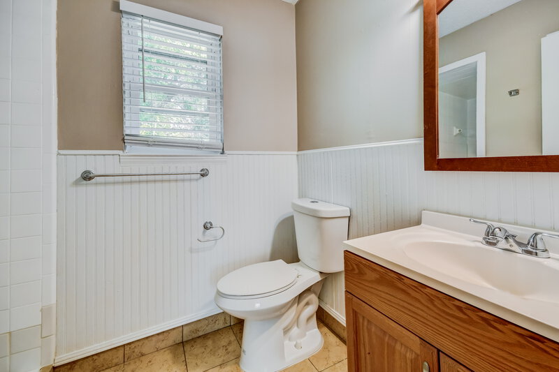 1,590/Mo, 1541 Cedargate Circle Birmingham, AL 35235 Main Bathroom View