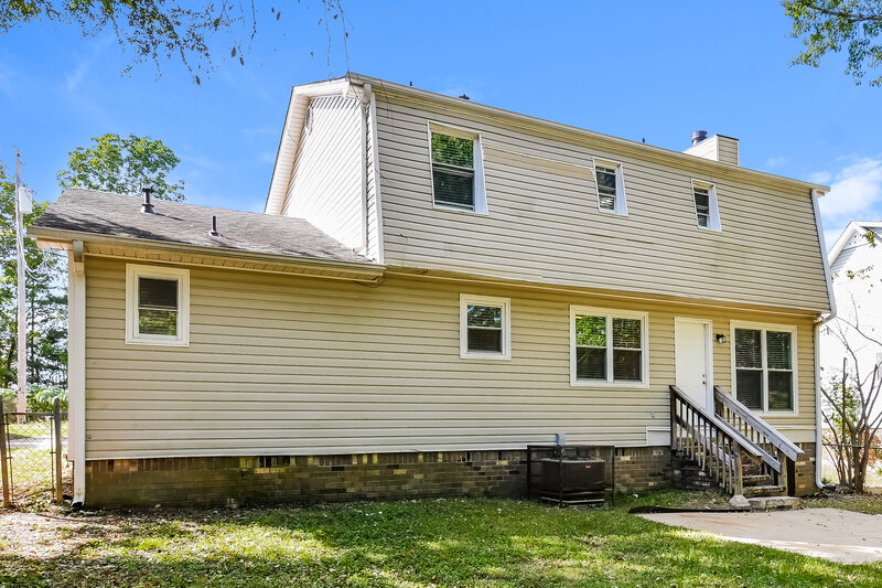 1,590/Mo, 1541 Cedargate Circle Birmingham, AL 35235 Rear View