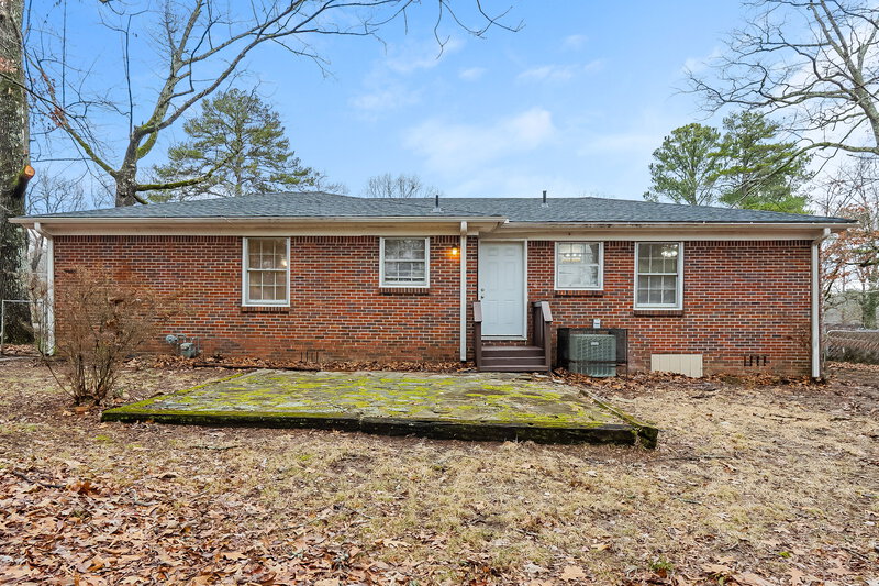 1,040/Mo, 413 13th Terrace NW Center Point, AL 35215 Rear View