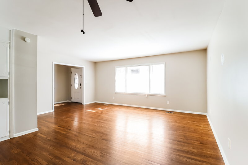 1,435/Mo, 229 Sam Pate Drive Birmingham, AL 35215 Living Room View 2