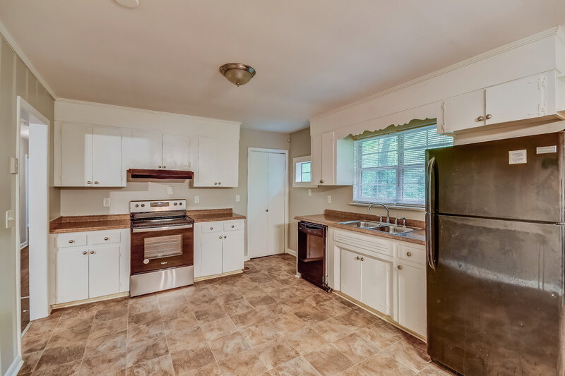1,195/Mo, 1025 Inzer Road Birmingham, AL 35214 Kitchen View 2