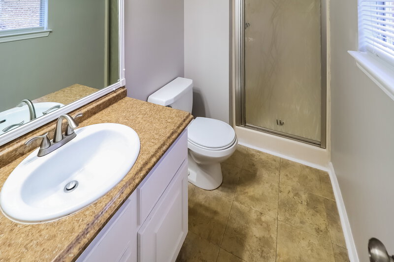 1,960/Mo, 6407 Tyler Loop Road Pinson, AL 35126 Bathroom View