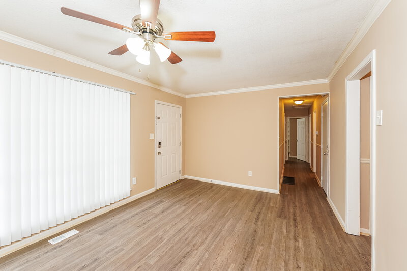 2,010/Mo, 5839 Brenda Drive Clay, AL 35173 Living Room View 2